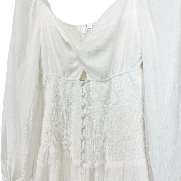 ASTR The Label Long Sleeve Twist Bust Smocked Bodice Dress in White, Size L - Picture 6 of 8
